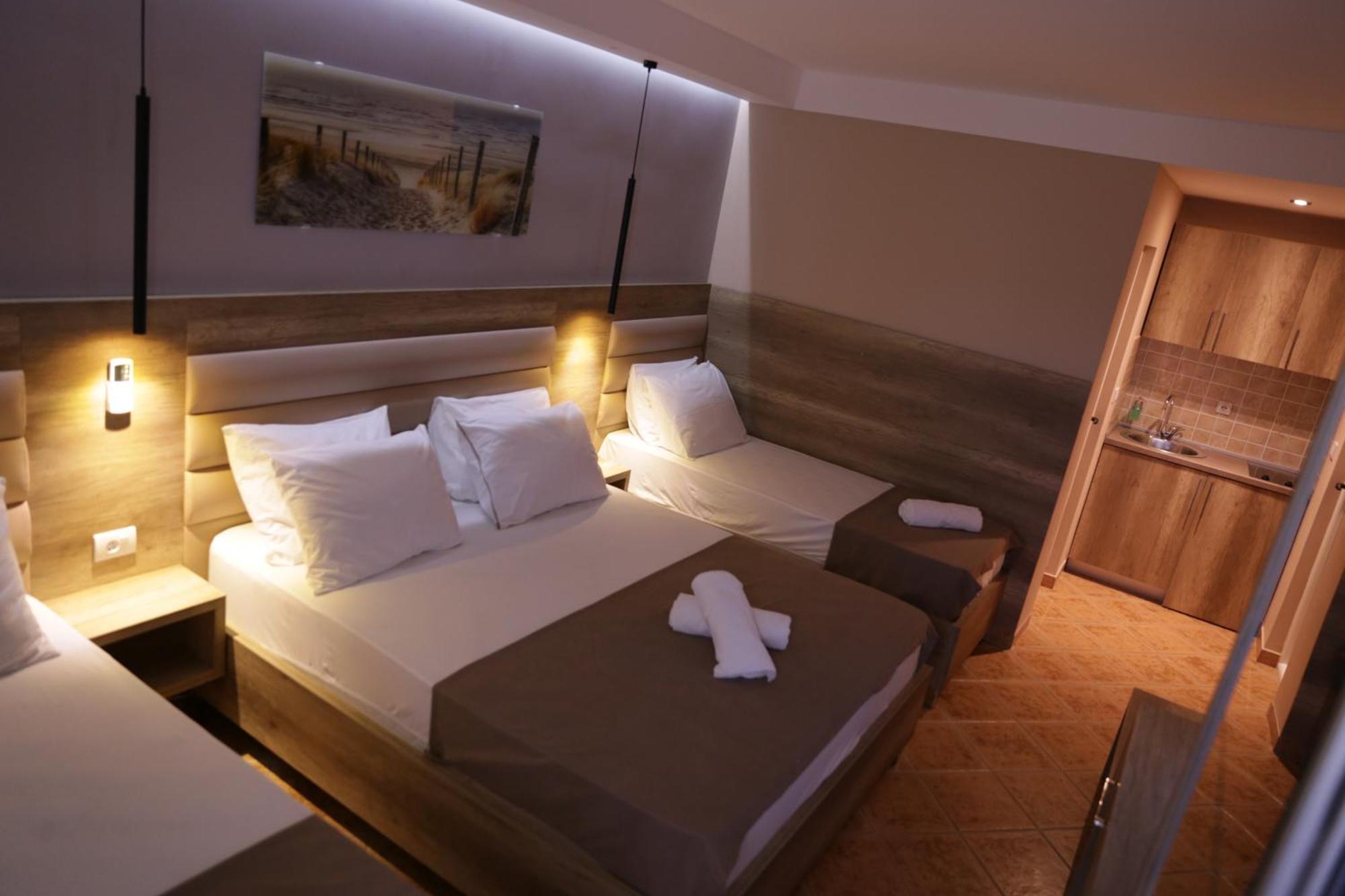 Hotel Comfort & Villas Donji Stoj Bagian luar foto